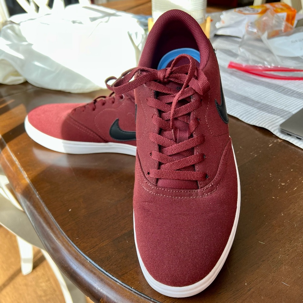 Nike Solarsoft Skate Style Shoe, Size 10.5